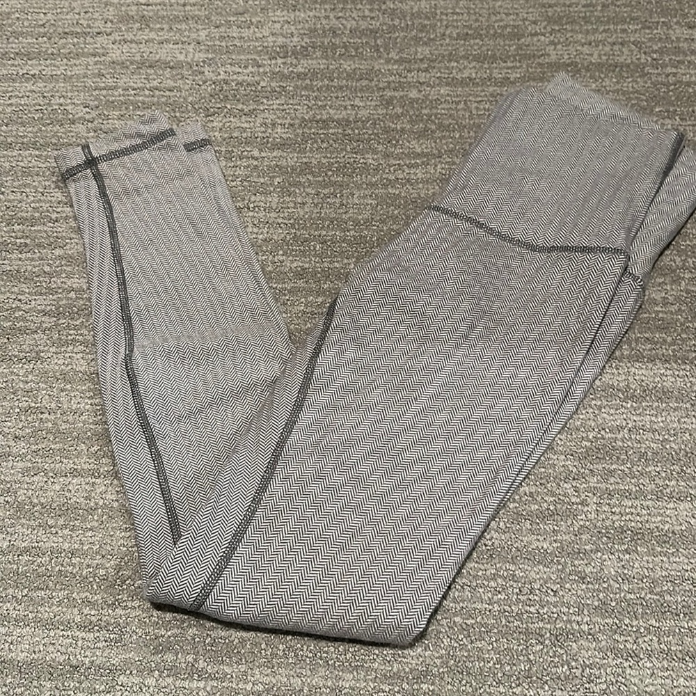 Rare Lululemon ghost herringbone legging (high rise)